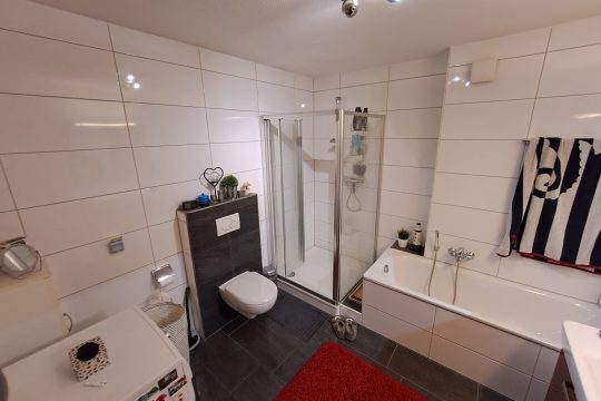 modernes Badezimmer