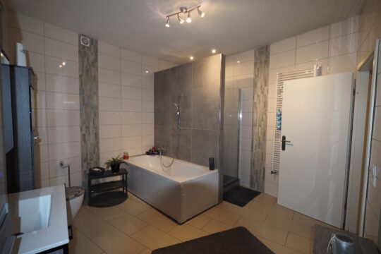Badezimmer EG
