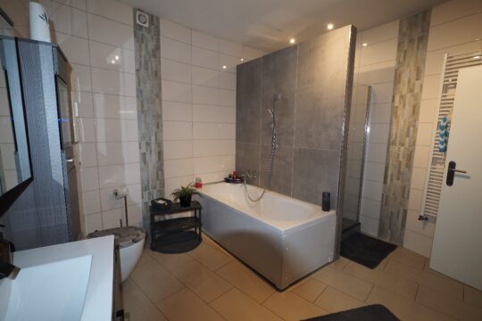 Badezimmer EG