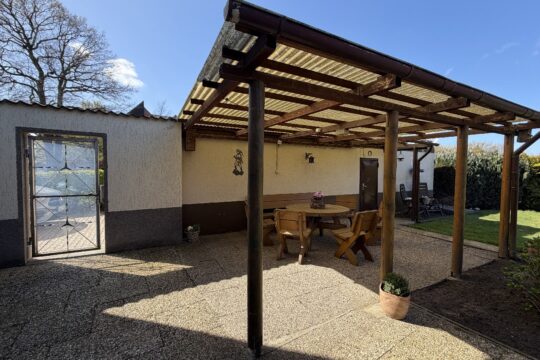 Garten mit Freisitz